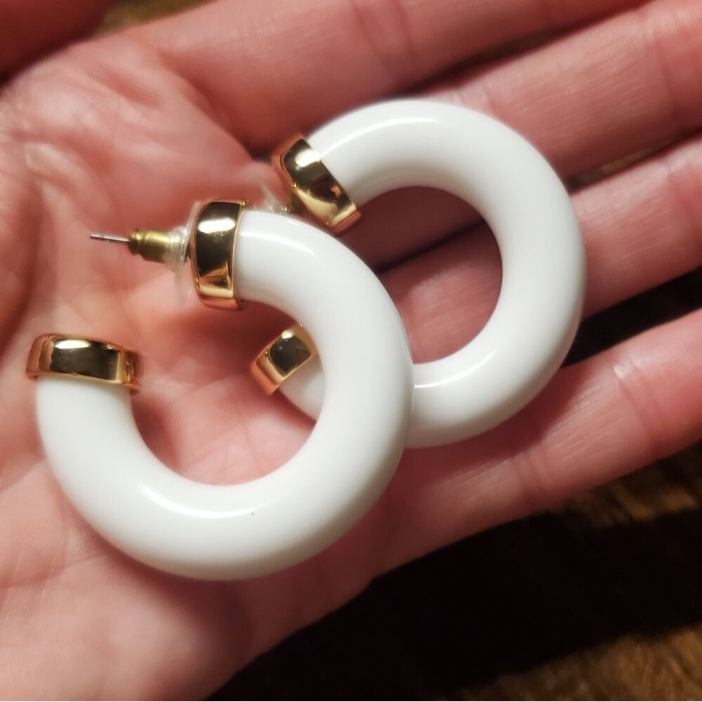 Ivory Classic Retro Hoop Earrings